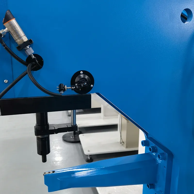 TCEU air duct clinching machine